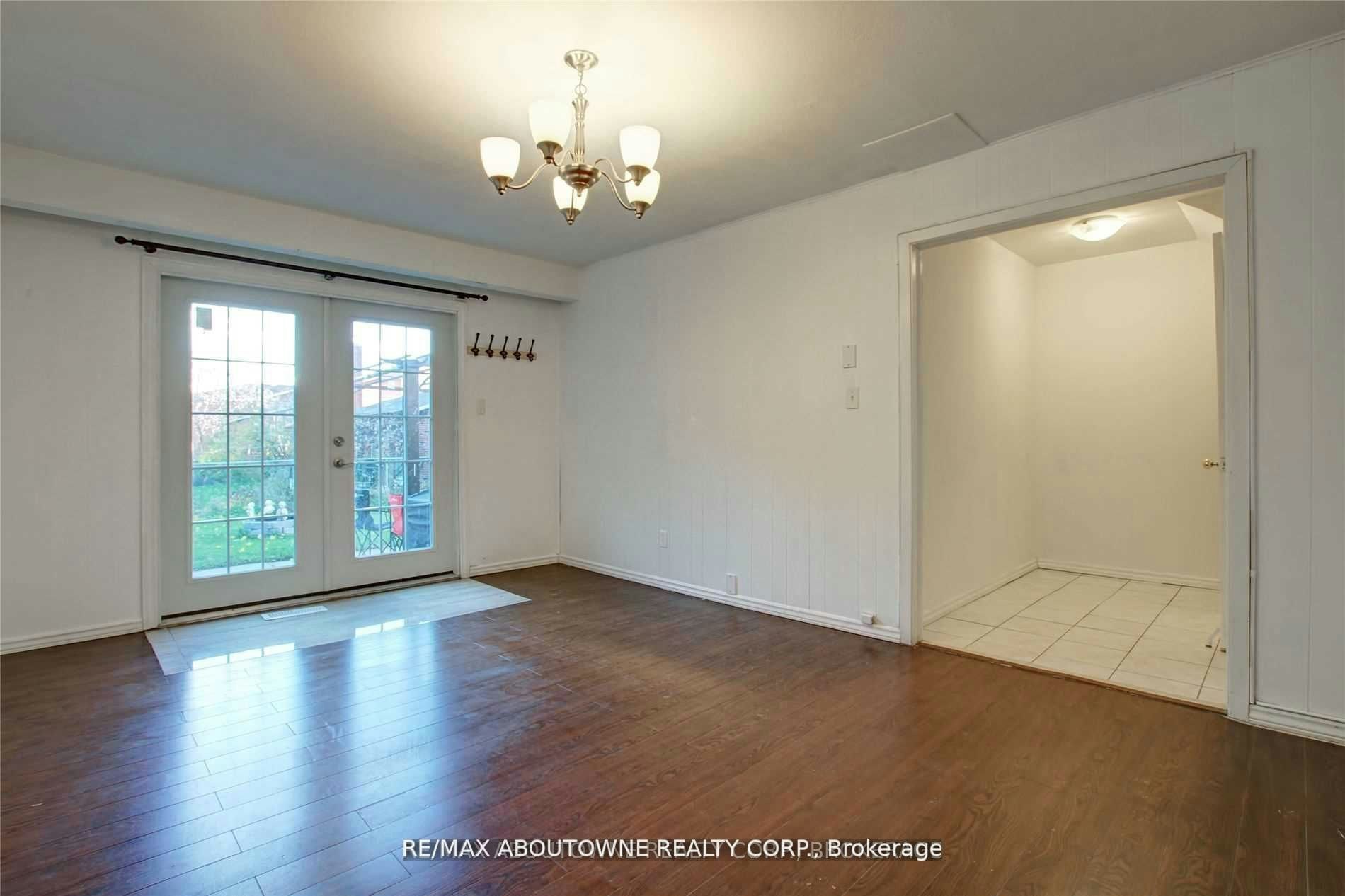 Lower-14 Angus Drive, Toronto, ON, M2J 2X1 - 8