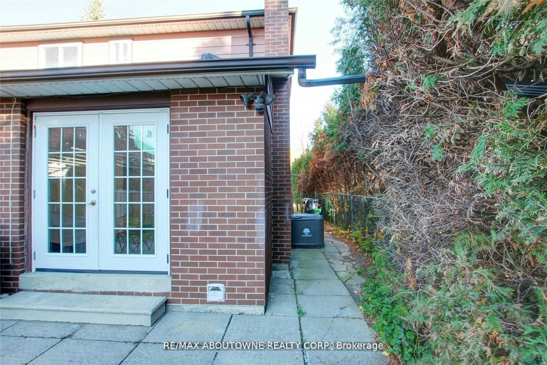 Lower-14 Angus Drive, Toronto, ON, M2J 2X1 - 4