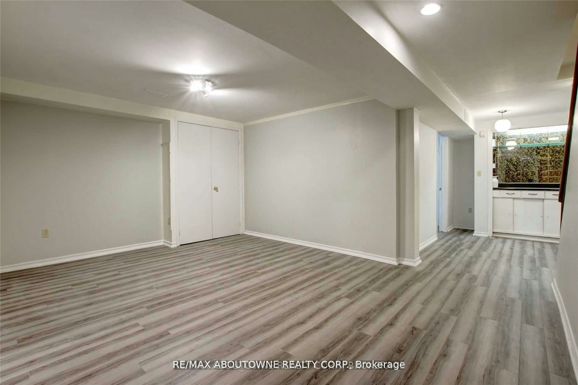 Lower-14 Angus Drive, Toronto, ON, M2J 2X1 - 19