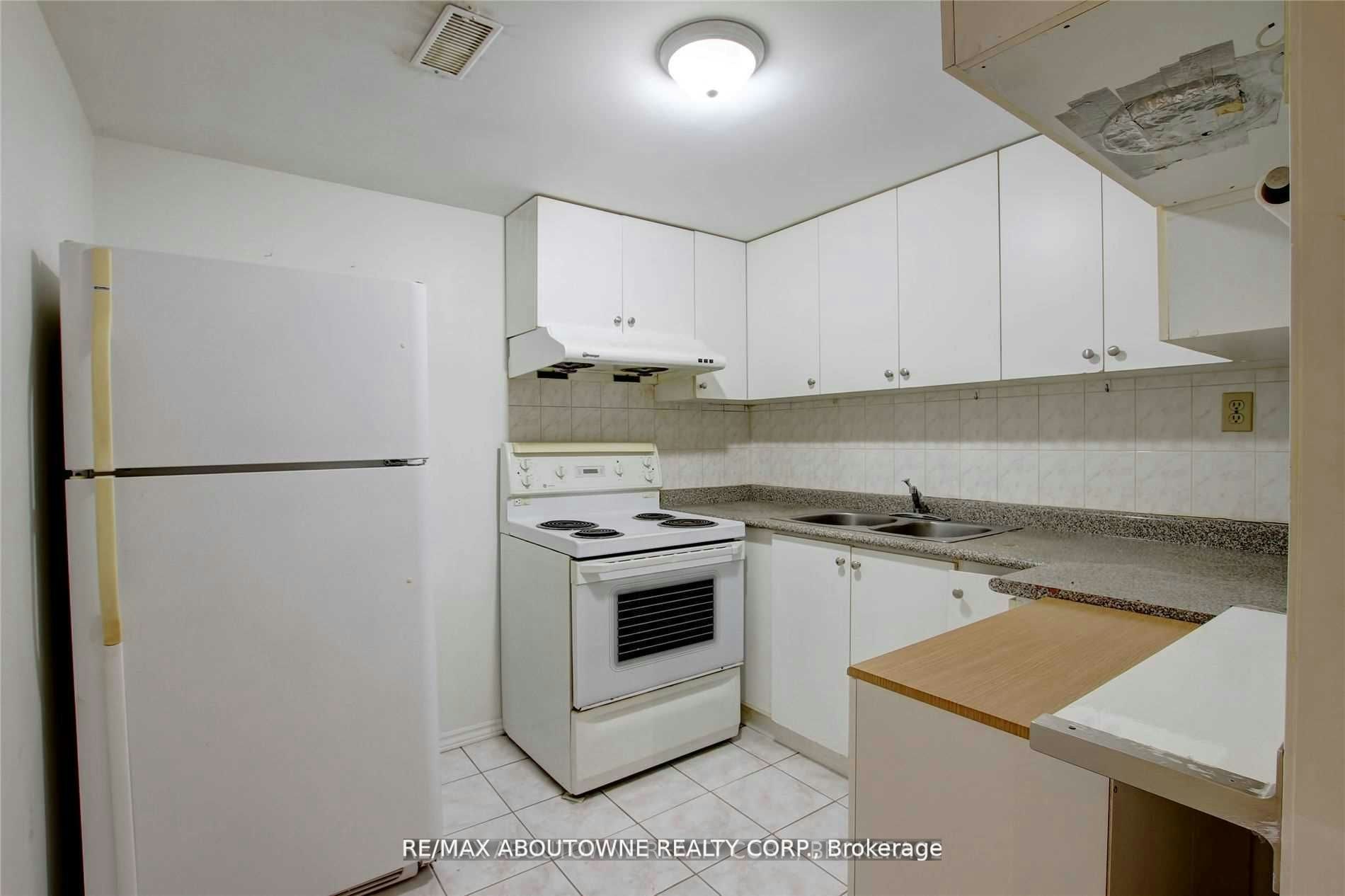 Lower-14 Angus Drive, Toronto, ON, M2J 2X1 - 26