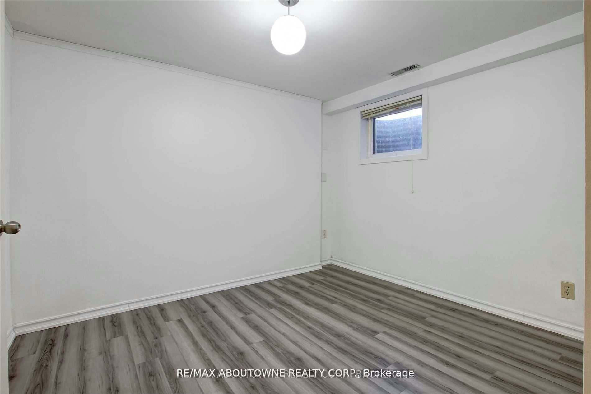 Lower-14 Angus Drive, Toronto, ON, M2J 2X1 - 15