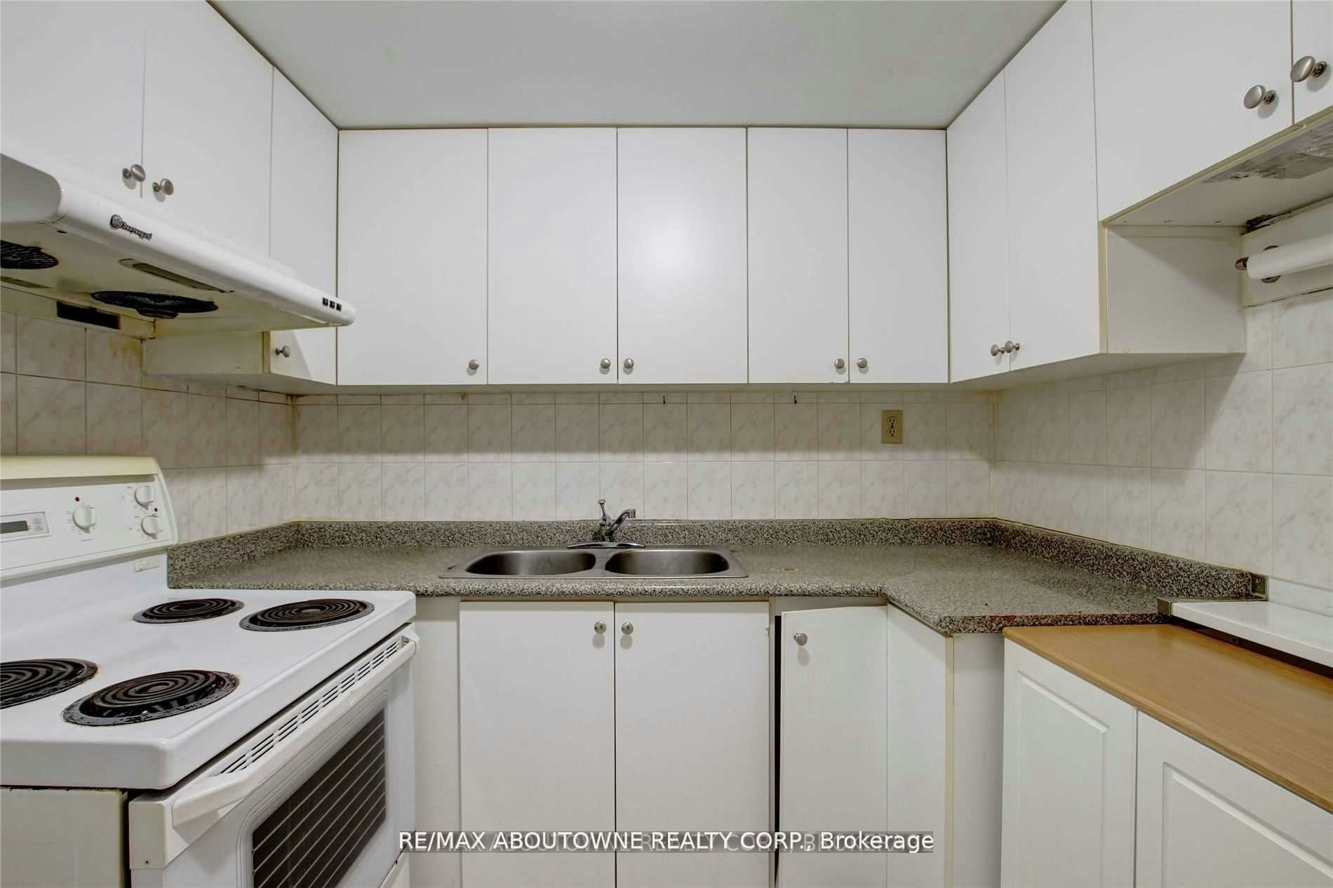 Lower-14 Angus Drive, Toronto, ON, M2J 2X1 - 27