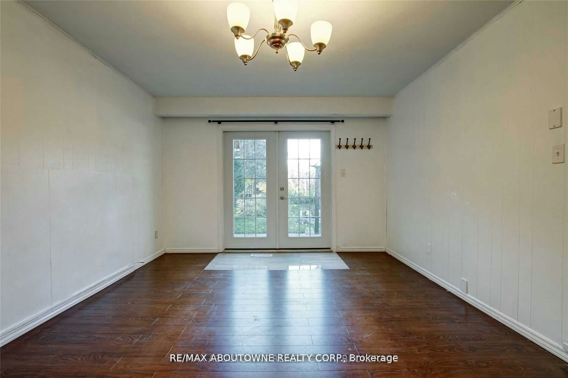 Lower-14 Angus Drive, Toronto, ON, M2J 2X1 - 7