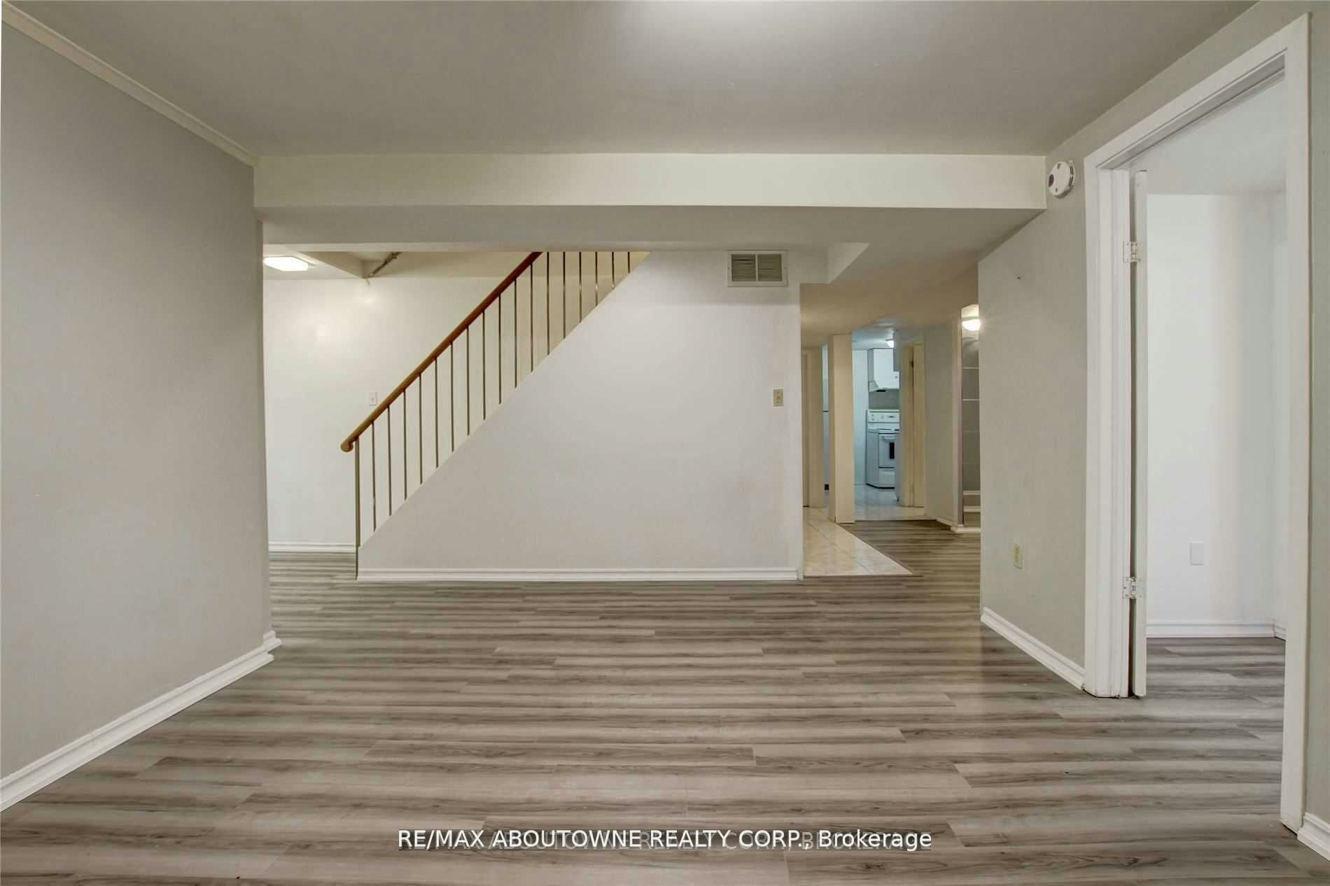 Lower-14 Angus Drive, Toronto, ON, M2J 2X1 - 20