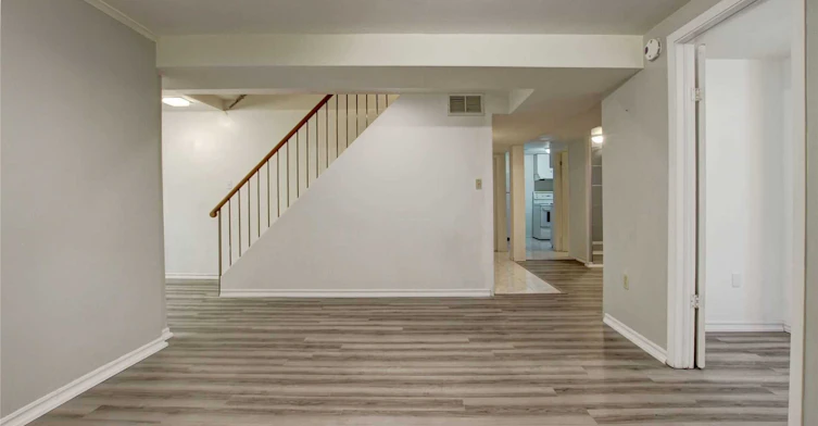 Lower-14 Angus Drive, Toronto, ON, M2J 2X1 - 20