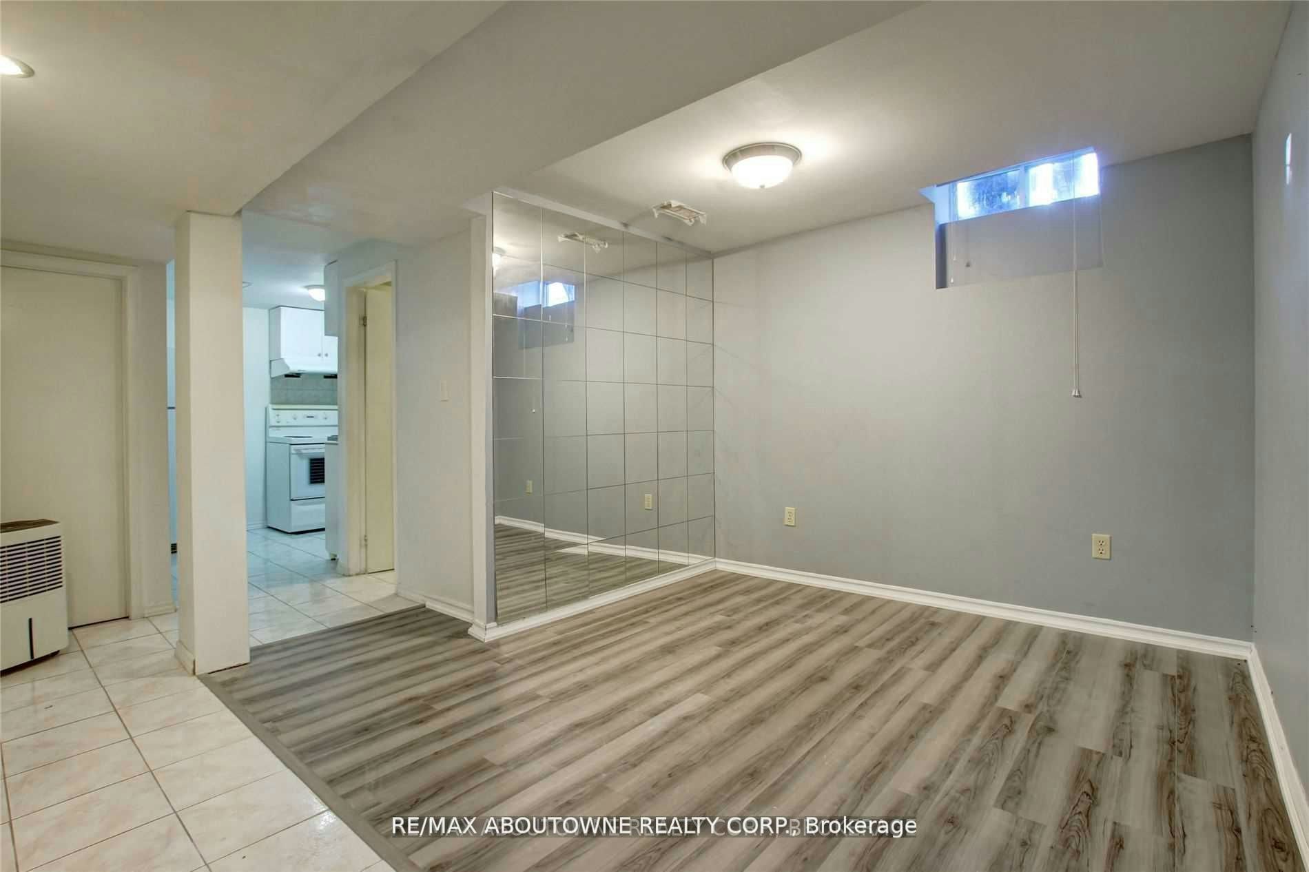 Lower-14 Angus Drive, Toronto, ON, M2J 2X1 - 23