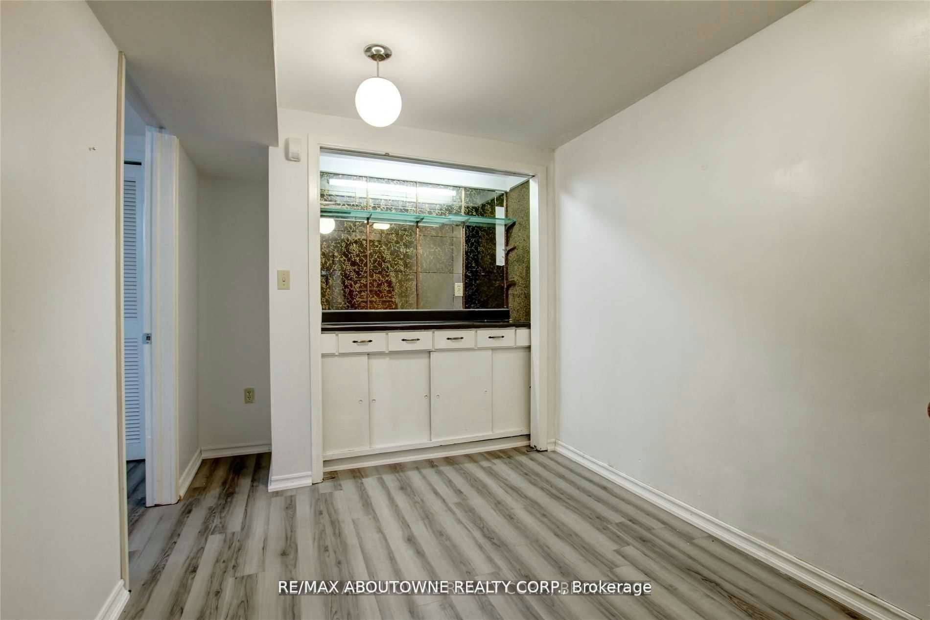 Lower-14 Angus Drive, Toronto, ON, M2J 2X1 - 11