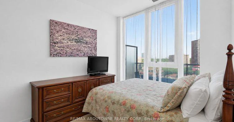 1120-5 Defries Street, Toronto, ON, M5A 0W7 - 18