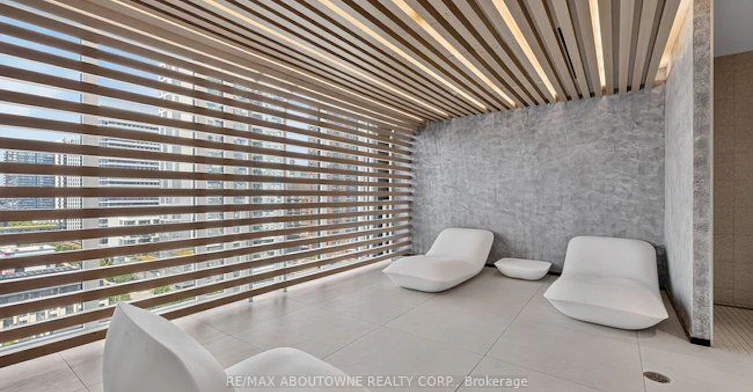 1120-5 Defries Street, Toronto, ON, M5A 0W7 - 23