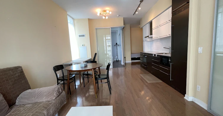 2606-770 Bay Street, Toronto, ON, M5G 0A6 - 2