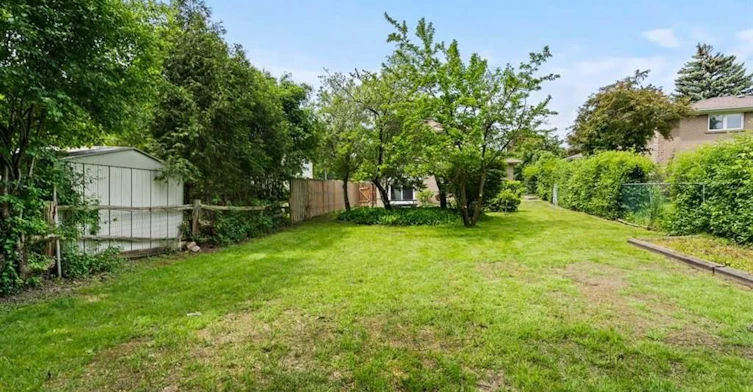 Main-21 Corning Road, Toronto, ON, M2J 2L6 - 12