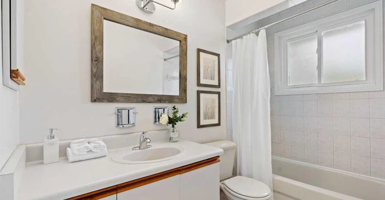 Main-21 Corning Road, Toronto, ON, M2J 2L6 - 10