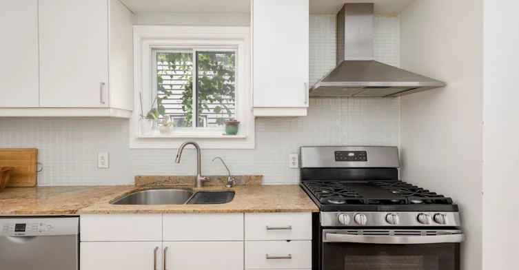 39 Shirley Street, Toronto, ON, M6K 1S8 - 15