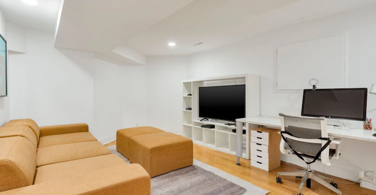 39 Shirley Street, Toronto, ON, M6K 1S8 - 44