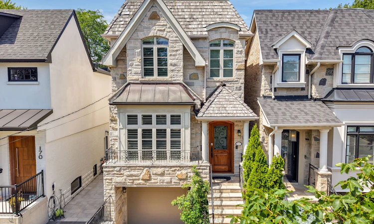 168 Roe Avenue