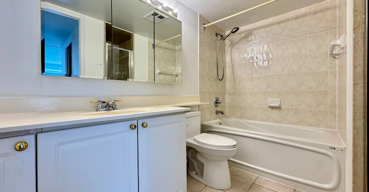 810-889 Bay Street, Toronto, ON, M5S 3K6 - 13
