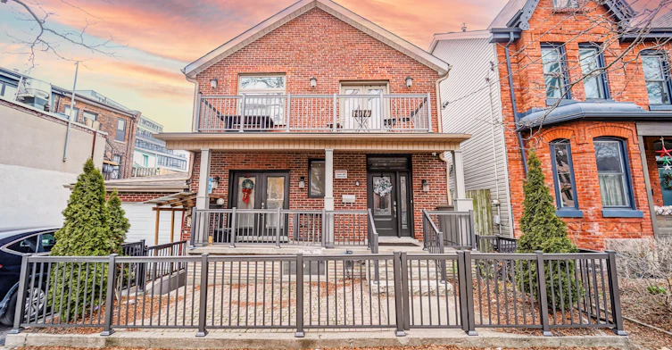 Lower-4 Lakeview Avenue, Toronto, ON, M6J 3B1