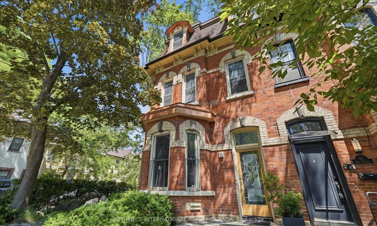 33 Rose Avenue
