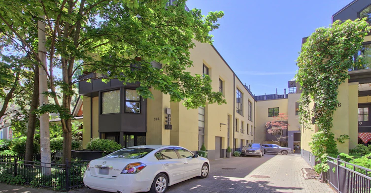 4-306 Sackville Street, Toronto, ON, M5A 3G2