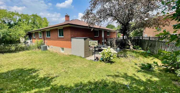 23 Beethoven Court, Toronto, ON, M2H 1W1 - 2