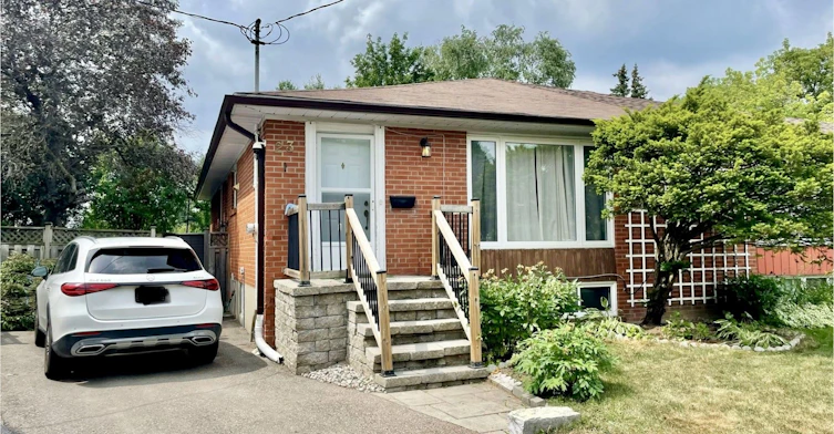 23 Beethoven Court, Toronto, ON, M2H 1W1