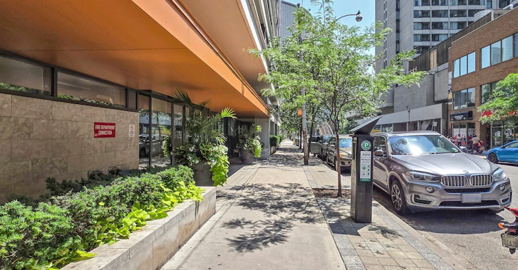 818-111 Elizabeth Street, Toronto, ON, M5G 1P7 - 40
