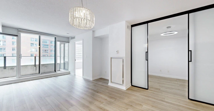 818-111 Elizabeth Street, Toronto, ON, M5G 1P7 - 9