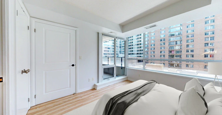 818-111 Elizabeth Street, Toronto, ON, M5G 1P7 - 3
