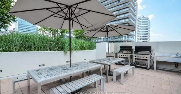 818-111 Elizabeth Street, Toronto, ON, M5G 1P7 - 39