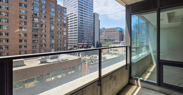 818-111 Elizabeth Street, Toronto, ON, M5G 1P7 - 6