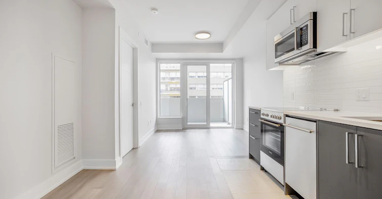 805-2525 Bathurst Street, Toronto, ON, M6B 2Y9 - 2