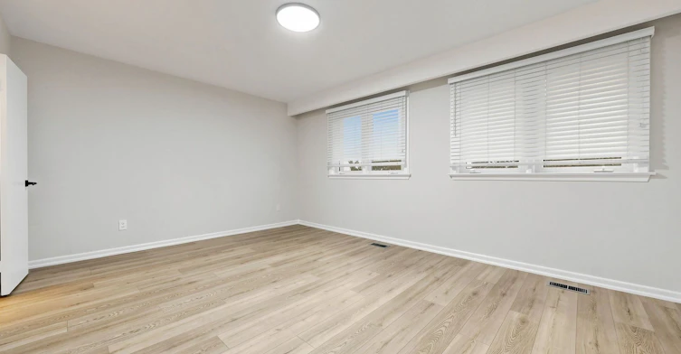 6 Colonnade Road, Toronto, ON, M2K 2L5 - 8