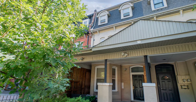 0-227 Beverley Street, Toronto, ON, M5T 1Z4