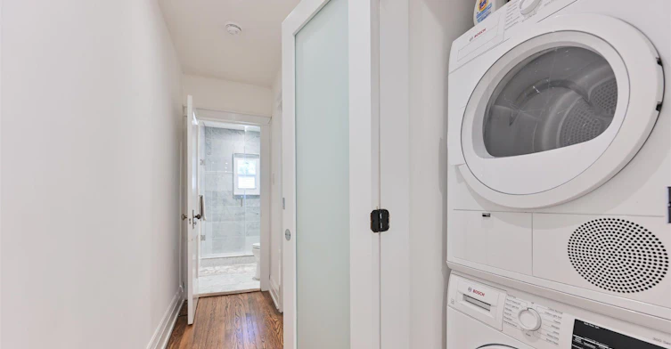 Main-42 Strathgowan Avenue, Toronto, ON, M4N 1B9 - 10