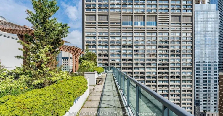 902-1121 Bay Street, Toronto, ON, M5S 2B3 - 16