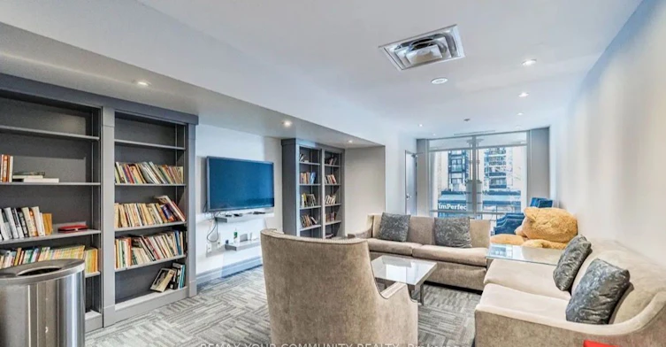 902-1121 Bay Street, Toronto, ON, M5S 2B3 - 13