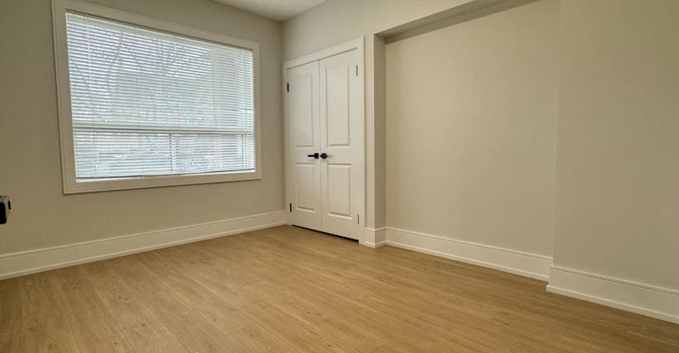 Main-116 Bellevue Avenue, Toronto, ON, M5T 2N9 - 5