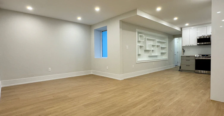 Main-116 Bellevue Avenue, Toronto, ON, M5T 2N9 - 4