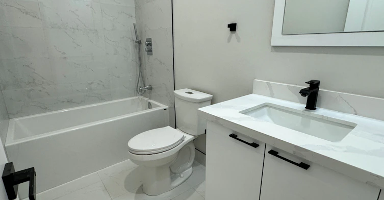 Main-116 Bellevue Avenue, Toronto, ON, M5T 2N9 - 8