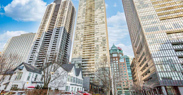 1702-110 Charles Street E, Toronto, ON, M4Y 1T5 - 2