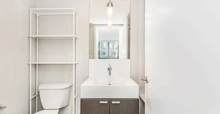 1702-110 Charles Street E, Toronto, ON, M4Y 1T5 - 17