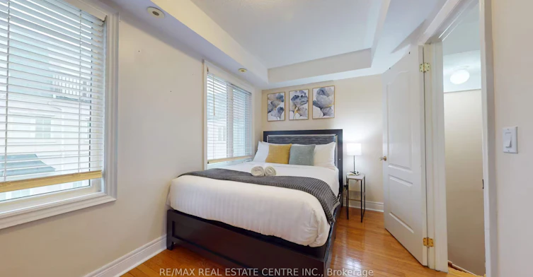 1376 Eglinton Avenue W, Toronto, ON, M6C 2E4 - 22