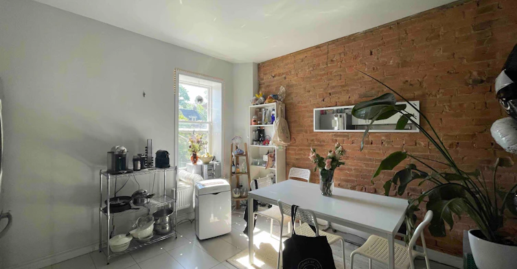 2-570 Bathurst Street, Toronto, ON, M5S 2P9