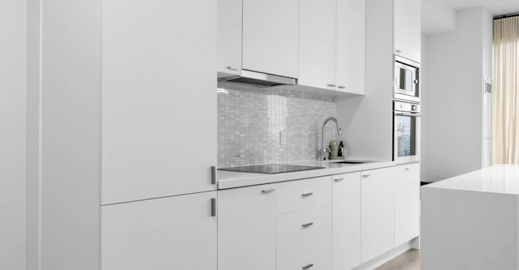 1811W-27 Bathurst Street, Toronto, ON, M5V 2P1 - 4