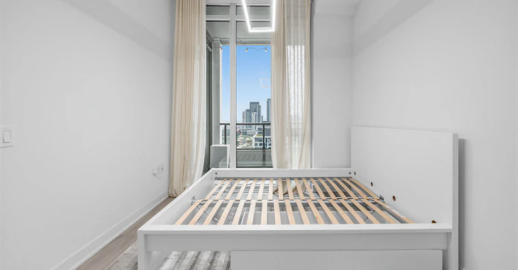 1811W-27 Bathurst Street, Toronto, ON, M5V 2P1 - 14