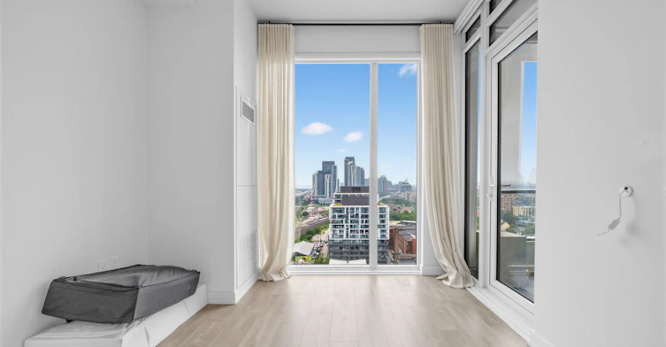 1811W-27 Bathurst Street, Toronto, ON, M5V 2P1 - 9
