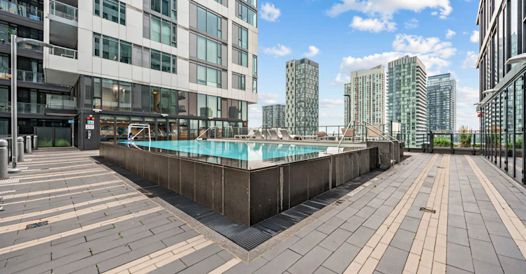 1811W-27 Bathurst Street, Toronto, ON, M5V 2P1 - 24