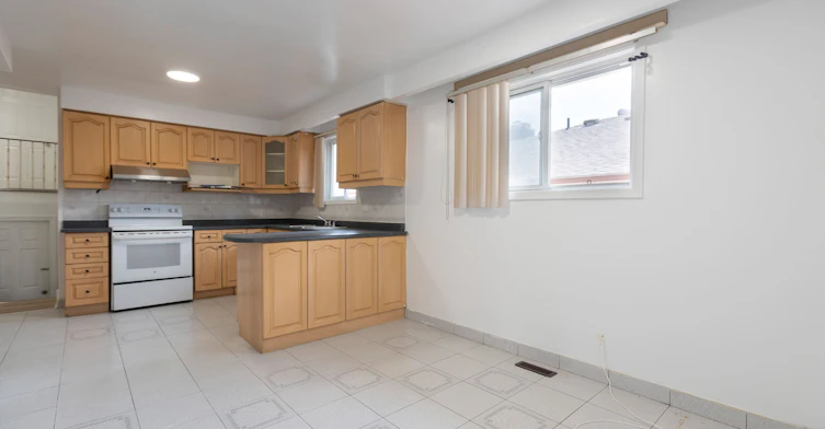 Upper-243 Apache Trail, Toronto, ON, M2H 2W3 - 9