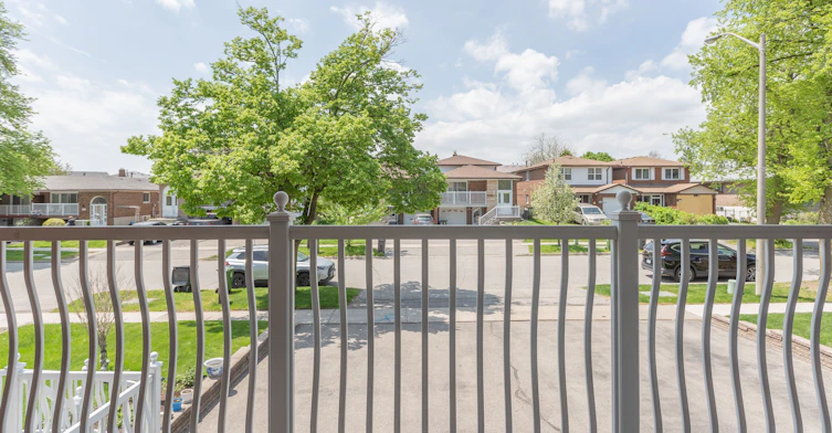 Upper-243 Apache Trail, Toronto, ON, M2H 2W3 - 6