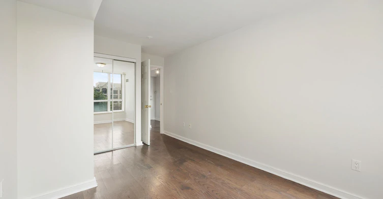 512-109 Front Street E, Toronto, ON, M5A 4P7 - 14